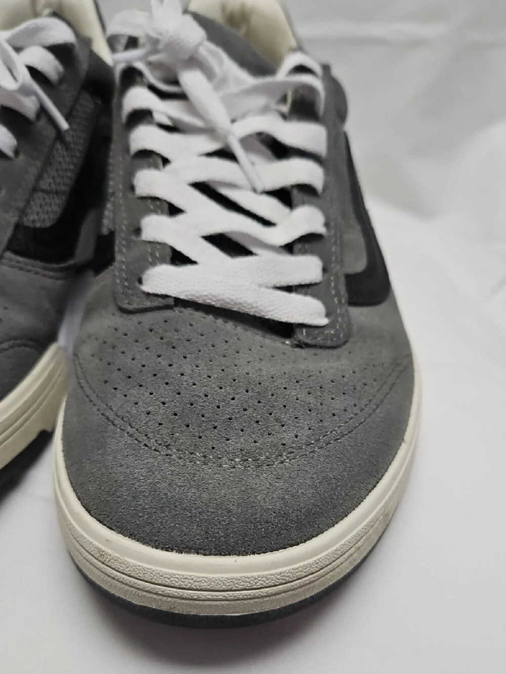 Vans Wayvee Mens 12 Grey White Black Suede Mesh Skate Shoes Sneakers